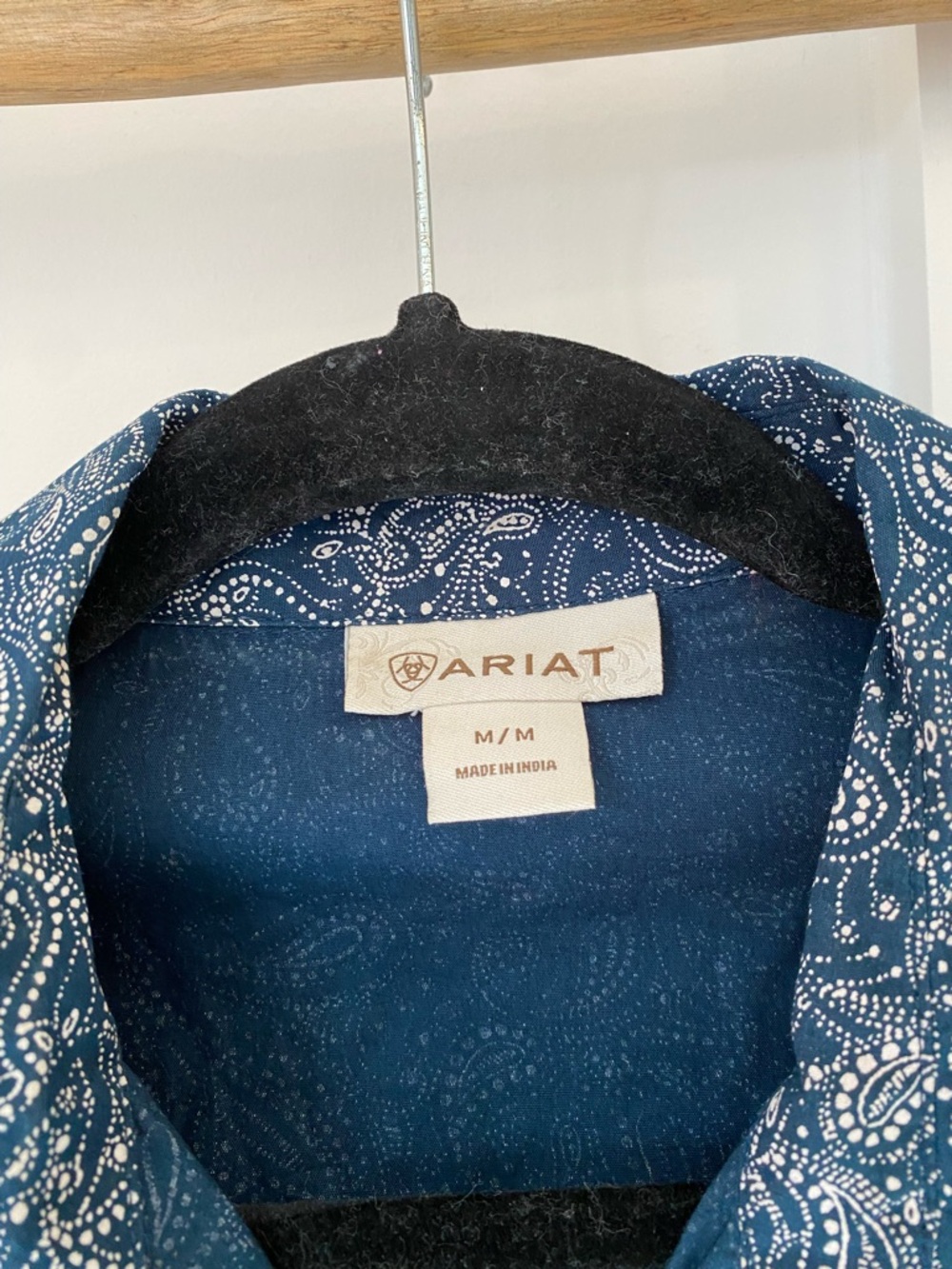 Ariat Paisley Pearl Snap Western Shirt
Long Sleeve Womens Sz M Blue Cowgirl - Picture 4 of 7